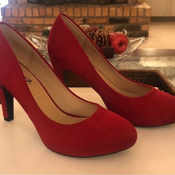 Red Women's Heels - Picture 4 of 5